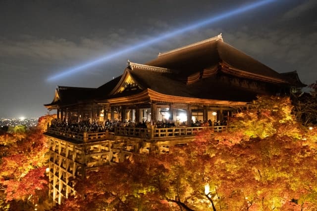 Kiyomizu temple at night